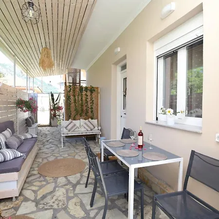 Apartman Ilios *